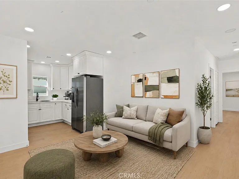 5732 N Stansbury Ave — Photo 3
