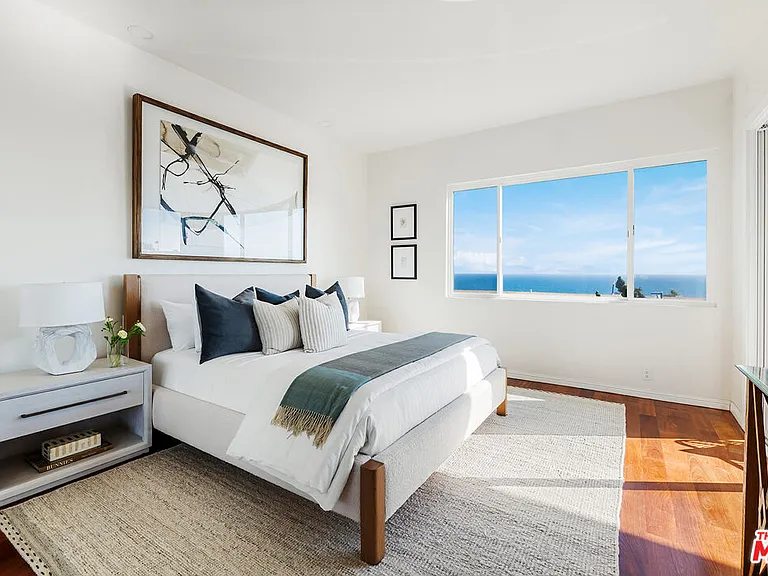 18111 Coastline Dr #1 — Photo 11