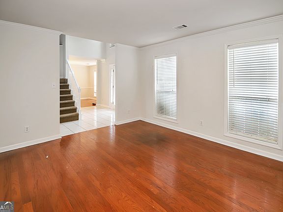 5th image of 143 Cameron Pointe Dr