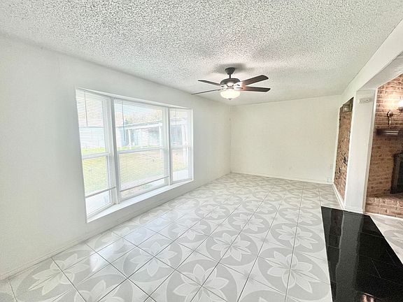 5th image of 629 Christie Ct
