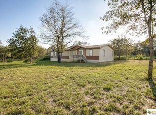 233 Sandy Oaks Dr, Seguin, TX 78155