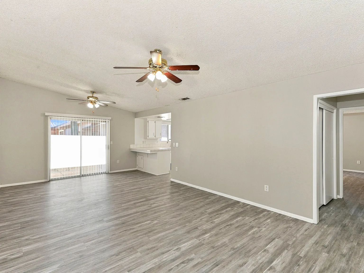 4214 Southampton Ct — Photo 3