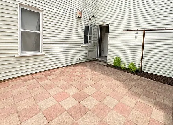 69 Kinsley St #1-D — Photo 6