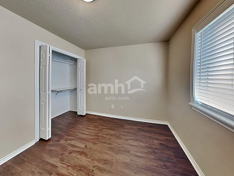 724 Coopers Ct — Photo 11