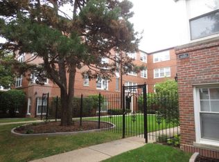 2424 W Farragut Ave APT 2A, Chicago, IL 60625