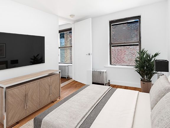 4th image of 358 E 19th St APT 2R