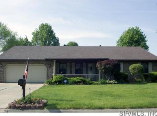 612 Deerfield Dr, Swansea, IL