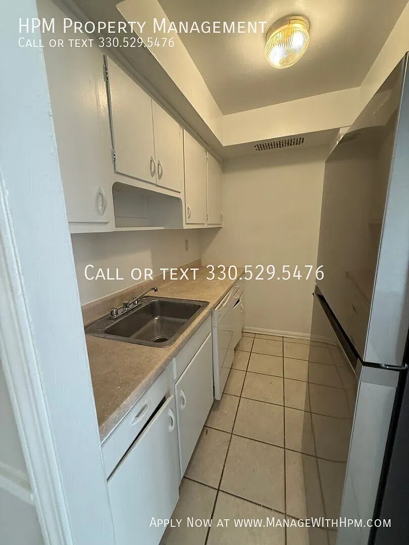 2 bed, 1.5 bath, 1100 sqft, $1,050 — Photo 2