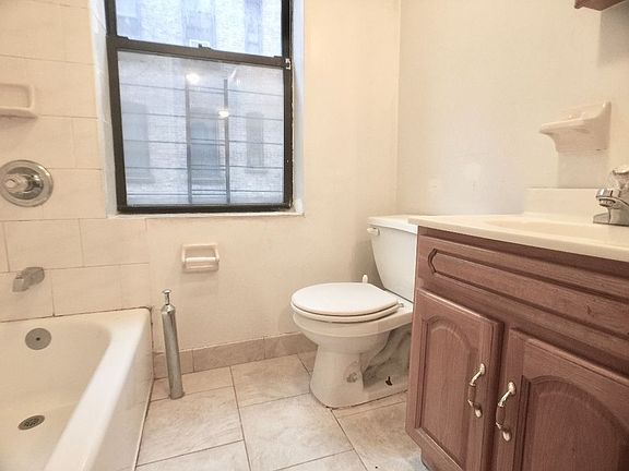 5th image of 183 Pinehurst Ave APT 5