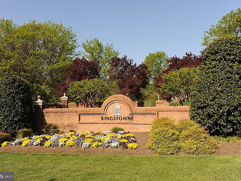 5964 Manorview Way — Photo 42