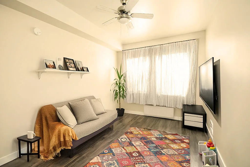 634 Broadway Avenue — Photo 4
