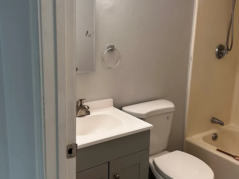 10 Nestor St #8 — Photo 9