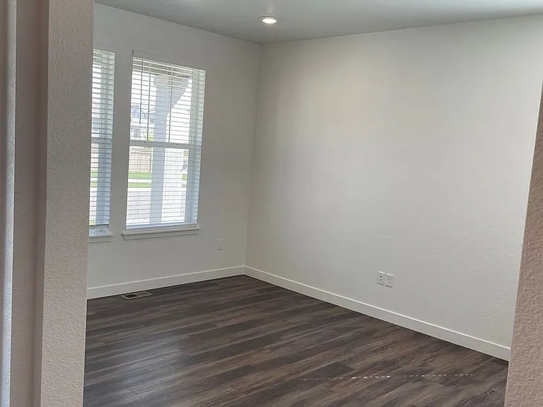 656 Netta Dr — Photo 40
