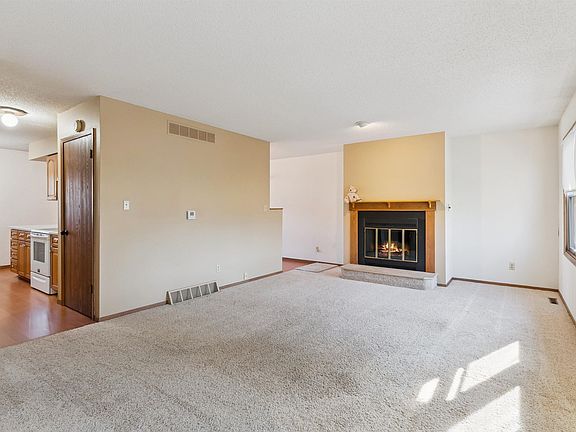 2nd image of 3919 Memory Ln #3919