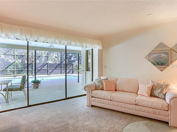 5th image of 1591 Glen Hollow Ln S
