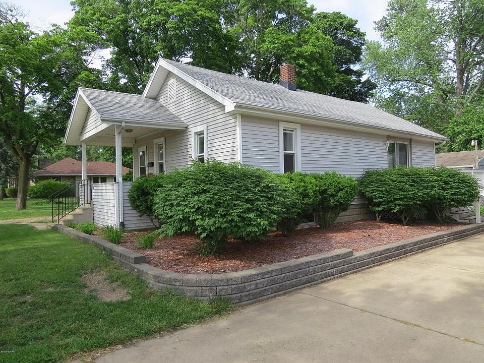 1st image of 48 23rd St N