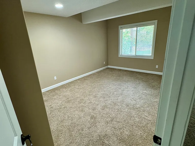 916 Diamondhead Dr — Photo 16