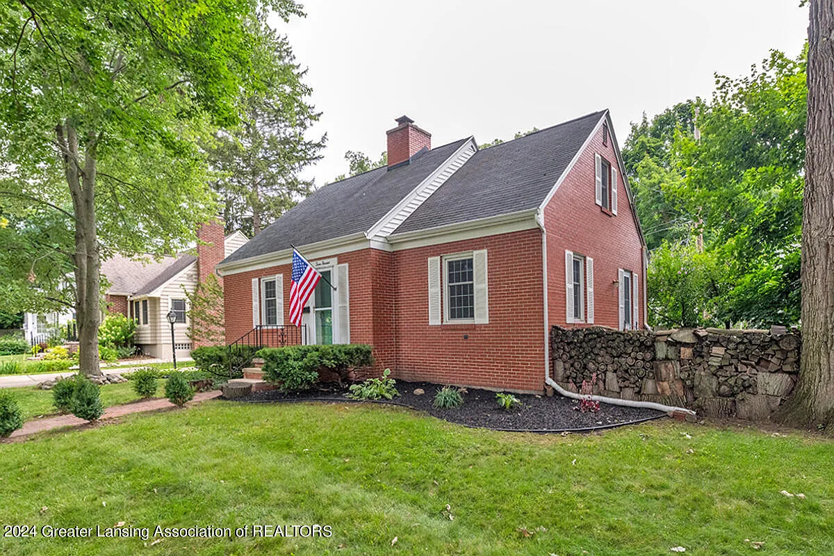 700 Collingwood Dr photo 1