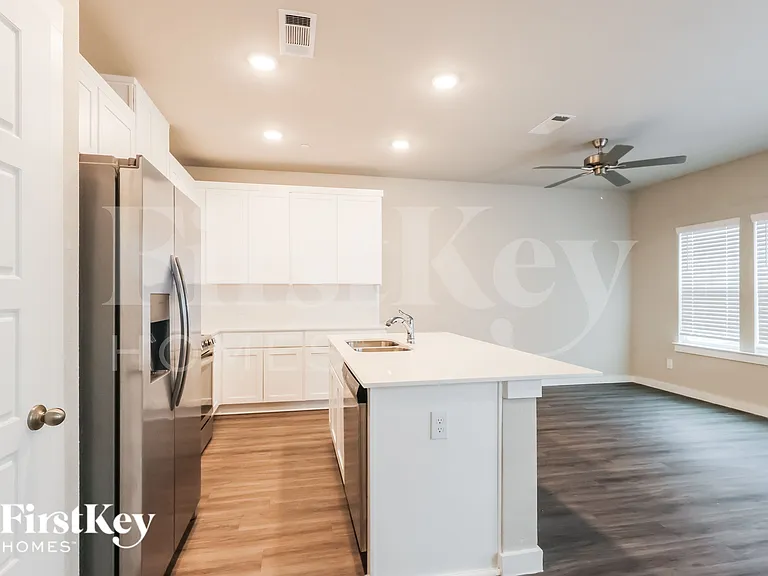 18334 W Centro Cir — Photo 7