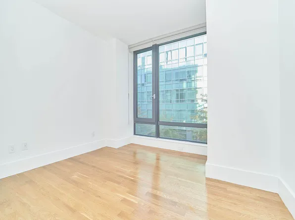 531 Myrtle Avenue image 10 of 19