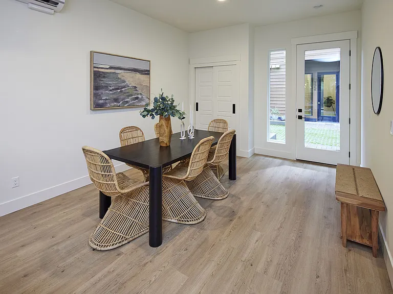 140 NE Sacramento St — Photo 27