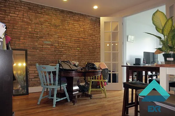 Rented by EXR | media 10