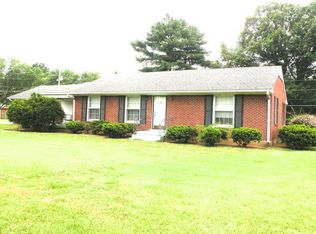 815 S Broadway St, Portland, TN 37148