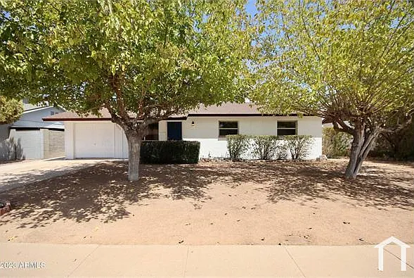 4 bed, 1300 sqft, $2,200 — Photo 2