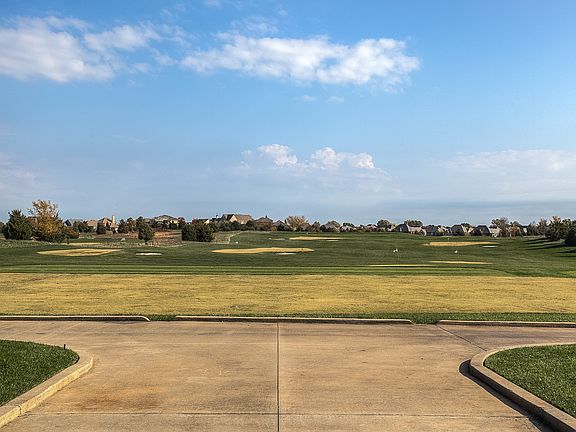 4th image of 13924 Nicklaus Dr