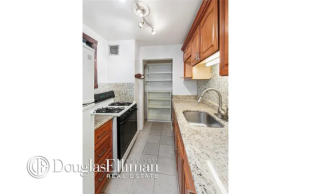 Sold by Douglas Elliman | media 20