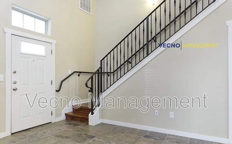 2 bed, 1.5 bath, 1544 sqft, $1,600 — Photo 4