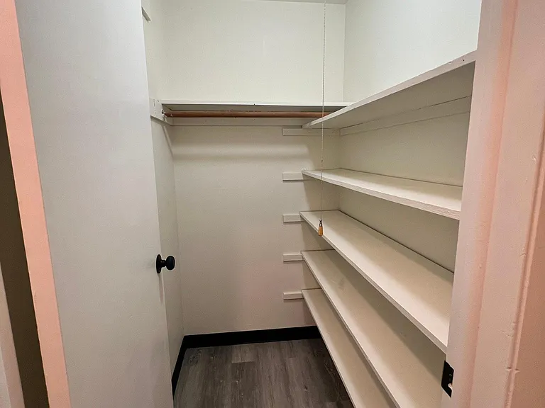 931 Old Marion Rd NE #201 — Photo 5