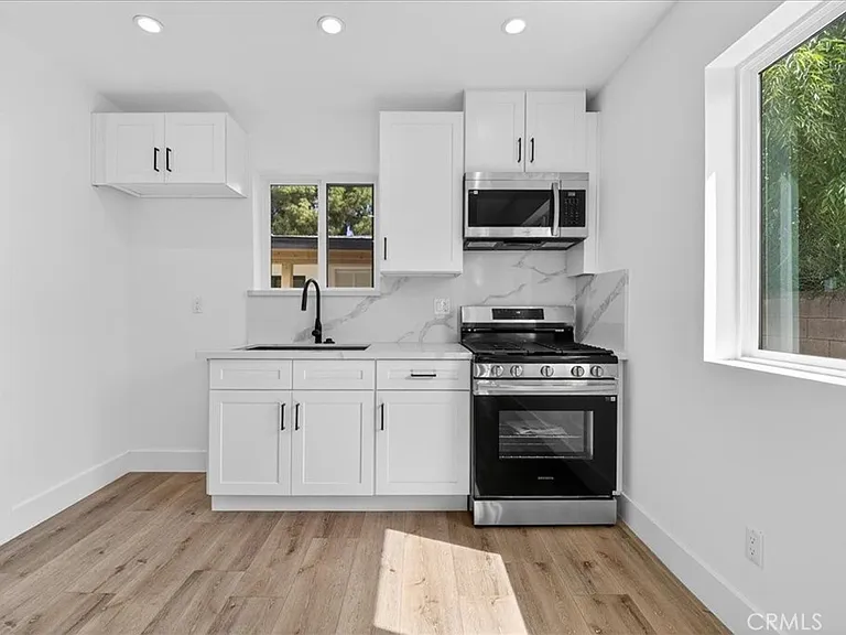 7053 Fallbrook Ave — Photo 7