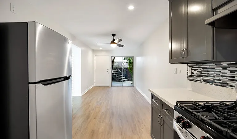 La Croix Apartments — Photo 20