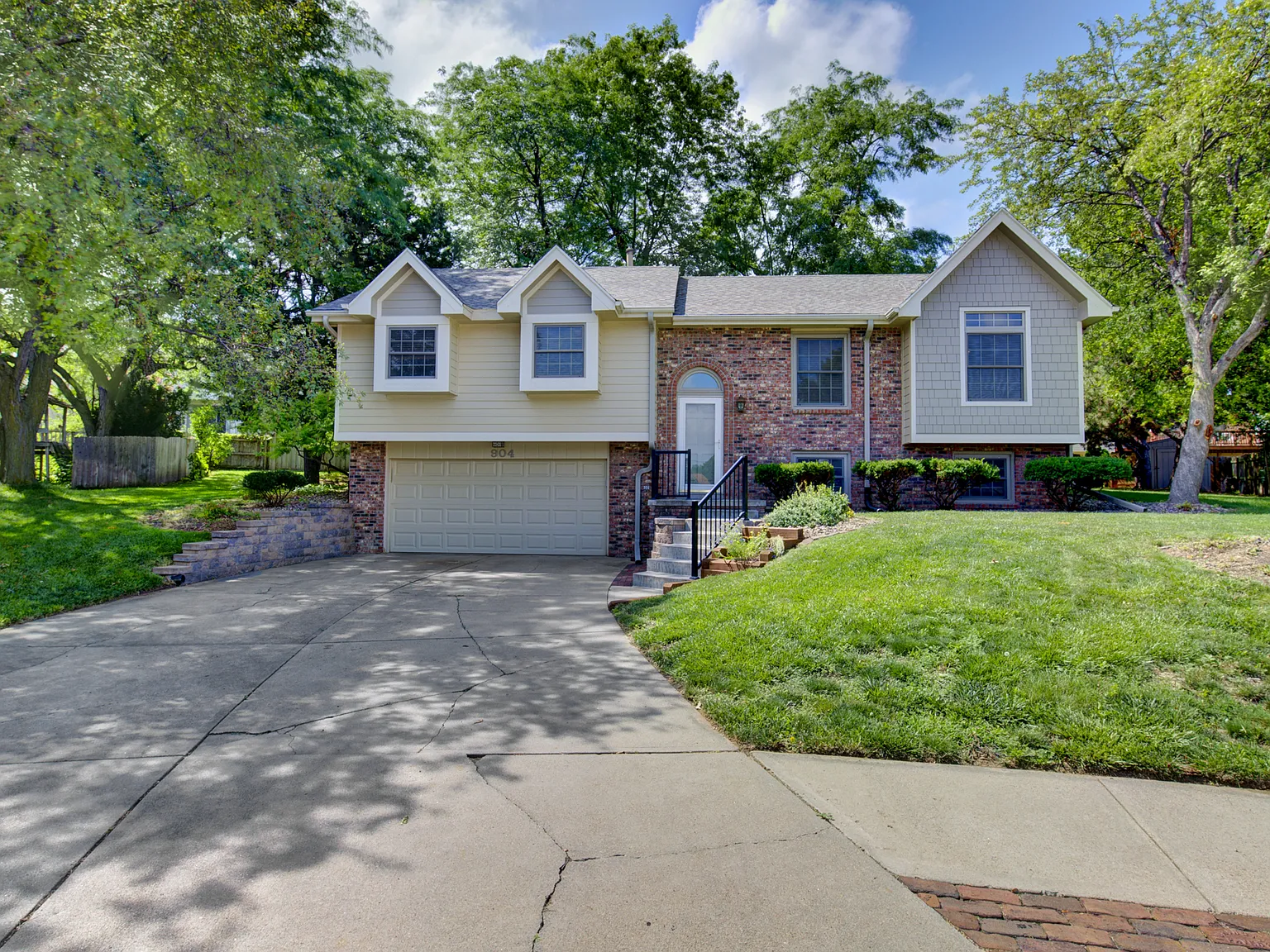904 Edgewood Boulevard — Photo 2