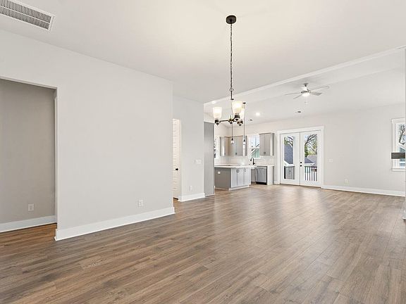 5th image of 69 Madison Dr.