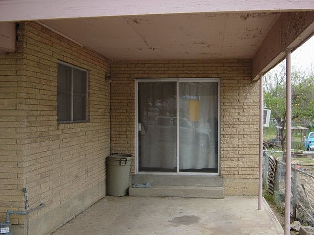 2nd image of 2613 Aldama St