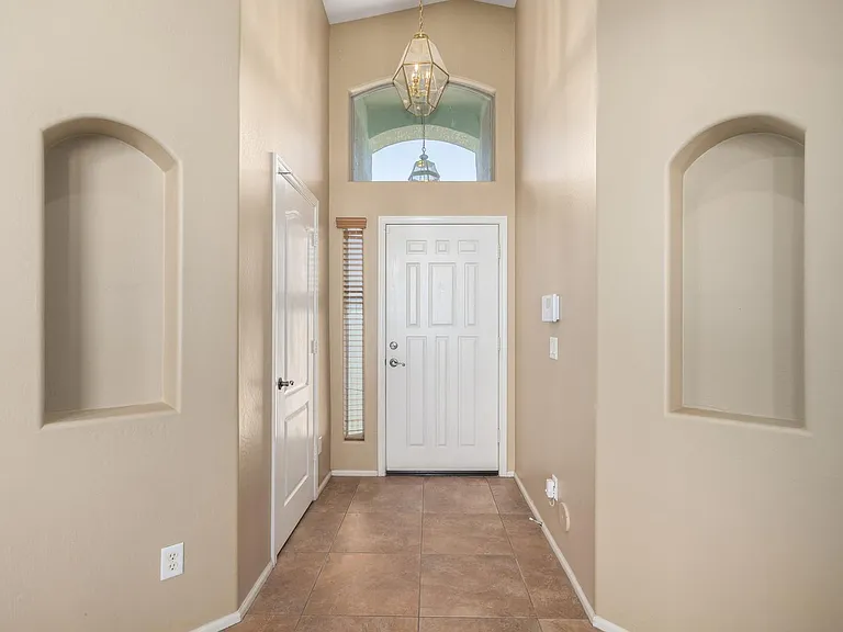 1238 W Dana Dr — Photo 8