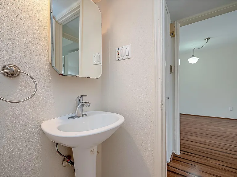 6402 Del Monte Dr #35 — Photo 17