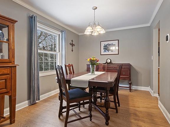 4th image of W52N841 Castle Ct