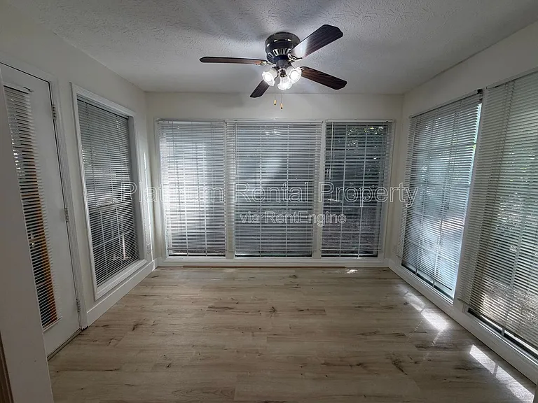 906 Country Park Dr SE — Photo 7