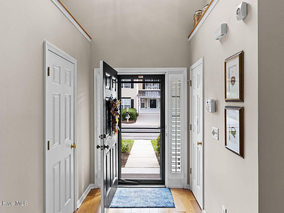 1st image of 103 Cobblers Circle #103