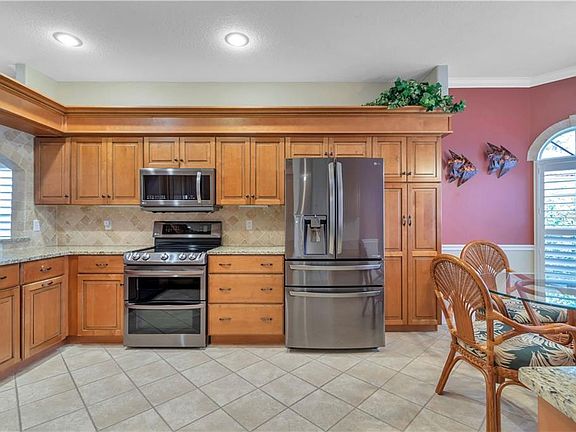 3rd image of 3880 Nottingham Dr