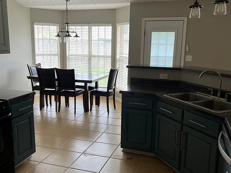 9837 Oldham Dr — Photo 13