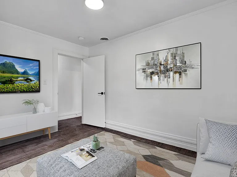 808 Vine St #3 — Photo 2
