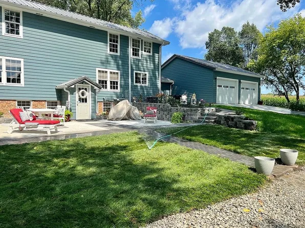 32083 242nd St, Castana, IA 51010