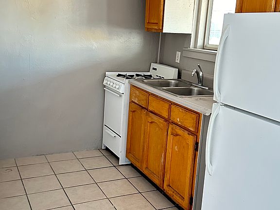 5th image of 6368 S Fontana Ave #1