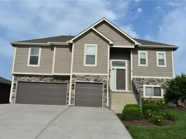 4777 S 22nd St, Leavenworth, KS 66048