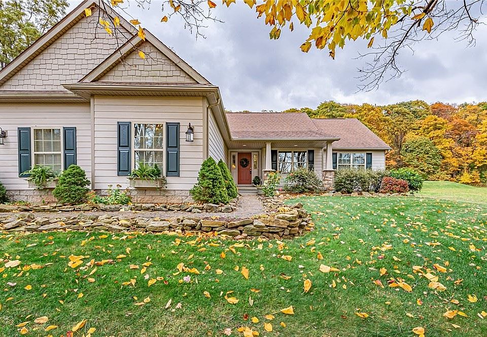 1st image of 215 Deer Fern Dr