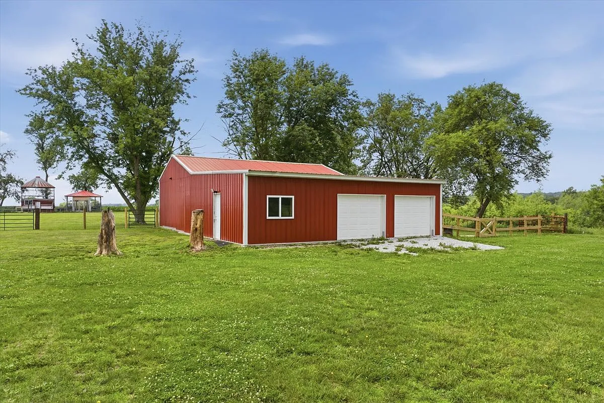3 bed, 1.5 bath, 1584 sqft, $2,500 — Photo 3